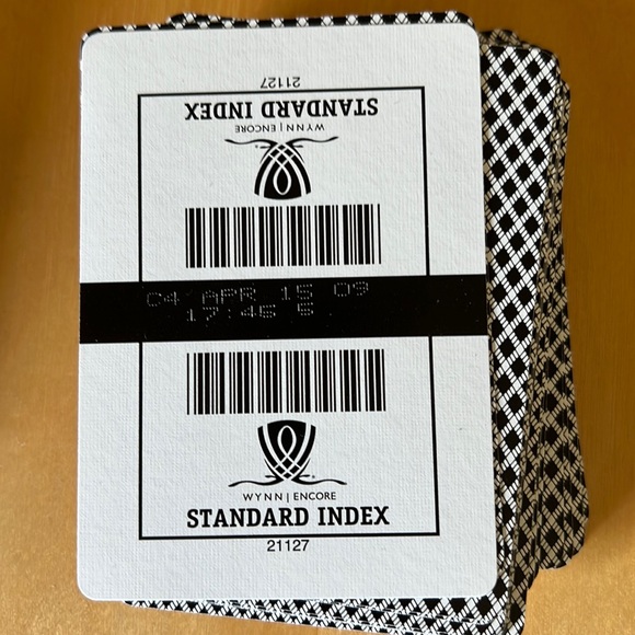 WYNN Encore 3 playing card sets - Picture 10 of 12